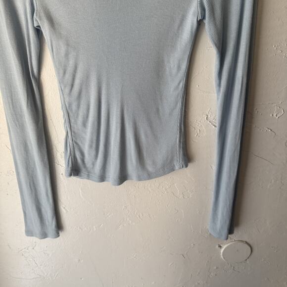 Universal Thread Y2k Bella Swan Ellena Gilbert Shirt Large Ribbed Scoop Neck Top - Picture 3 of 9